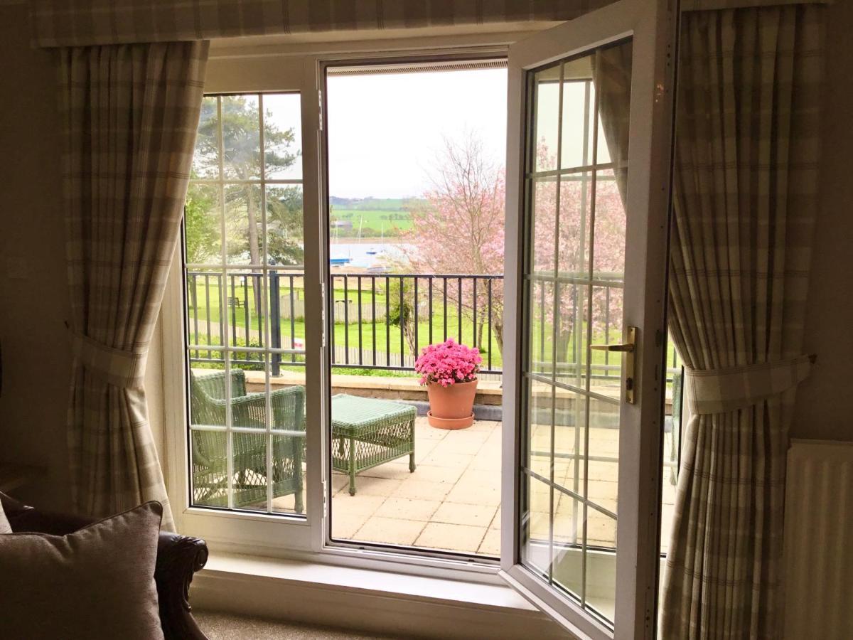 Westlea Guest House Алнмут Екстериор снимка