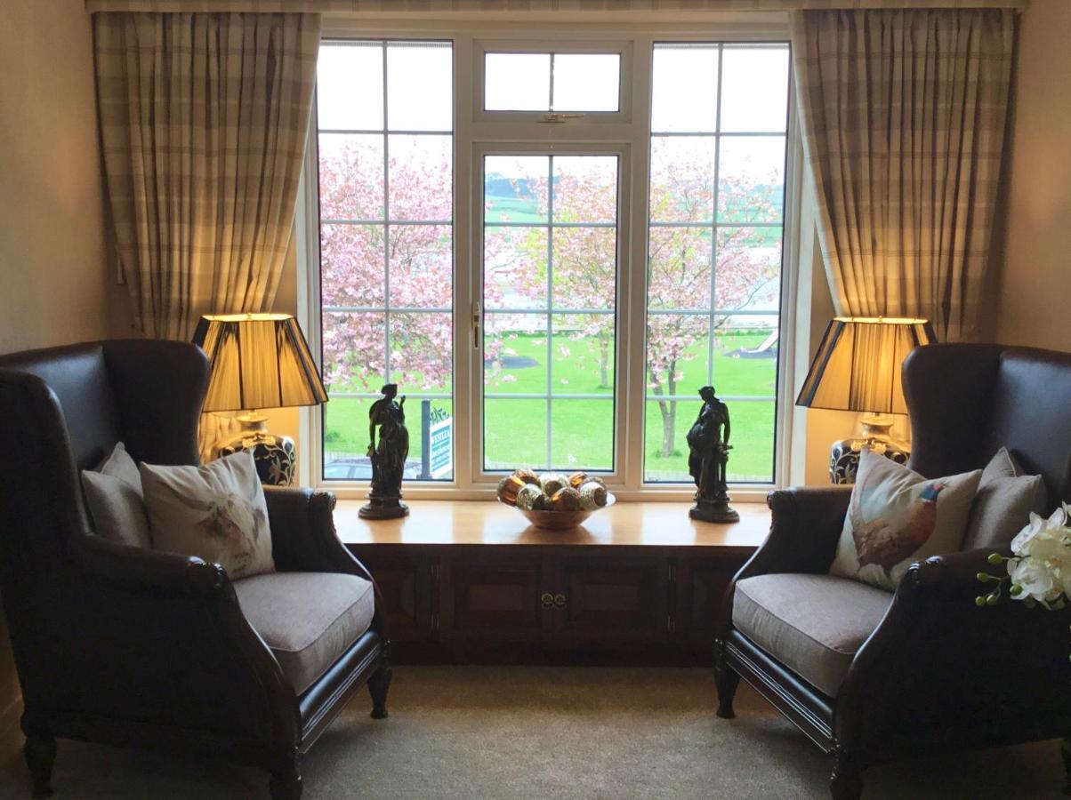 Westlea Guest House Алнмут Екстериор снимка