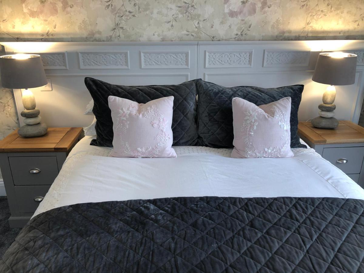 Westlea Guest House Алнмут Екстериор снимка