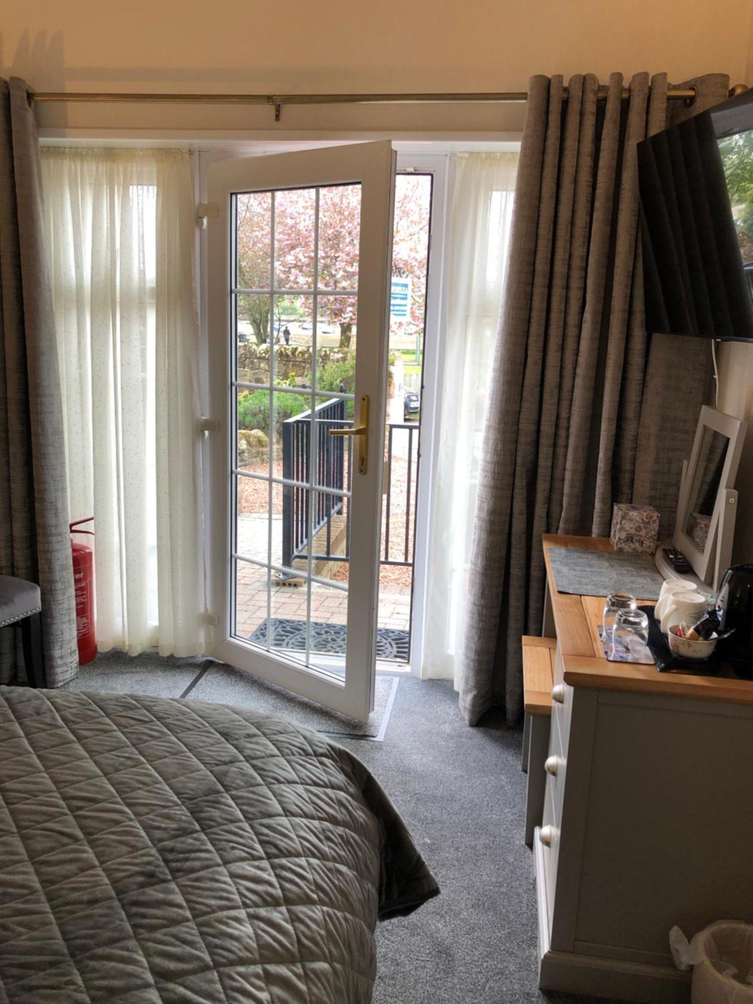 Westlea Guest House Алнмут Стая снимка
