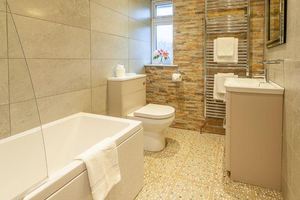 Westlea Guest House Алнмут Екстериор снимка