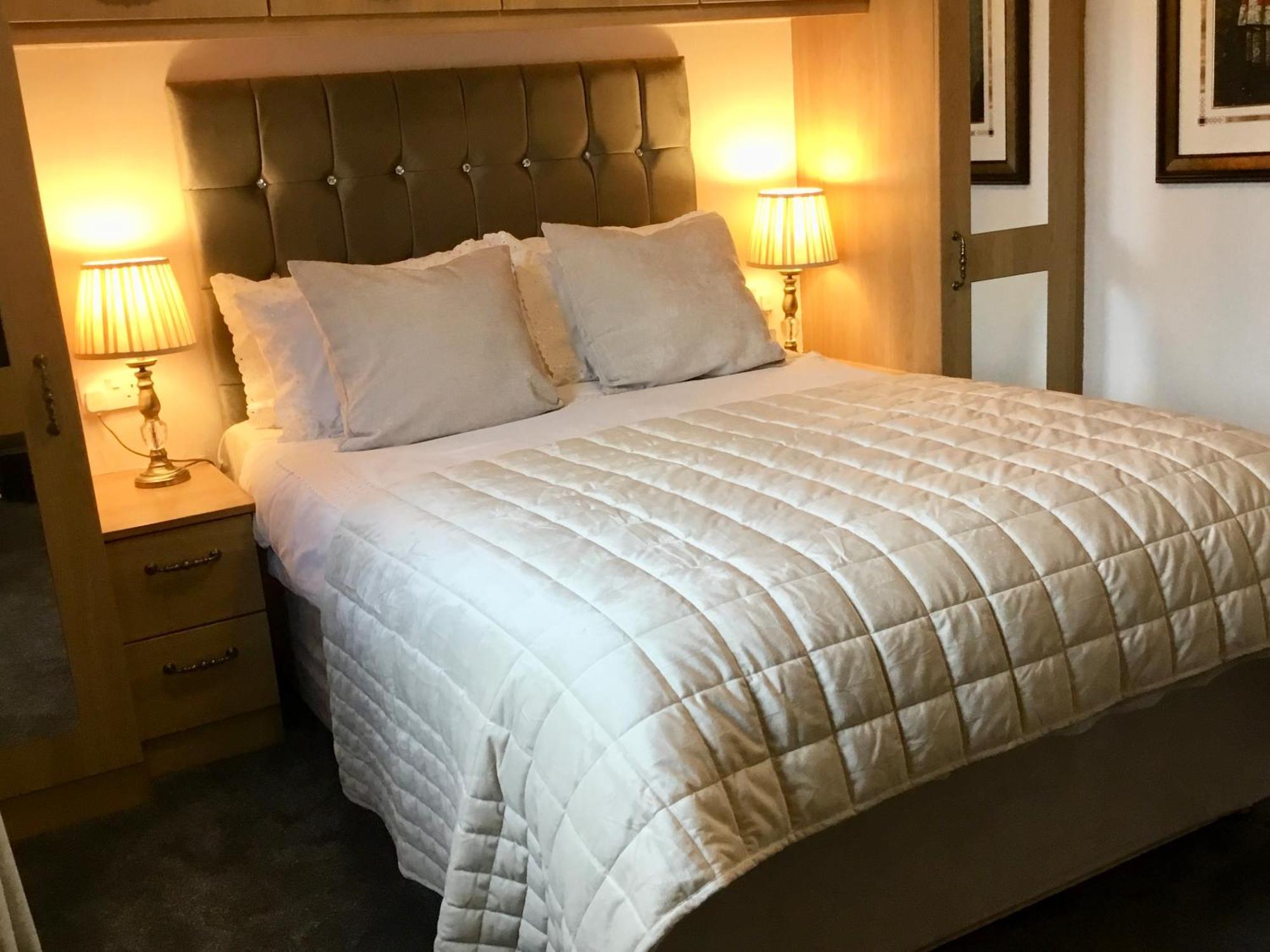 Westlea Guest House Алнмут Стая снимка